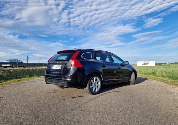 Volvo V60 cena 35000 przebieg: 215000, rok produkcji 2014 z Pabianice małe 79